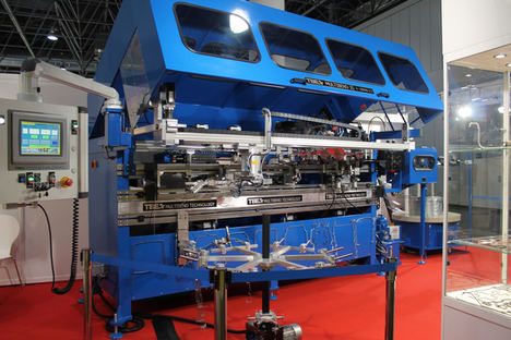 Sinflex satisface las diferentes demandas de la industria automotriz con soluciones avanzadas de máquinas basadas en servomotores