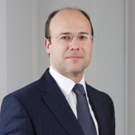 Mariano Giralt, Bank of New York Mellon.