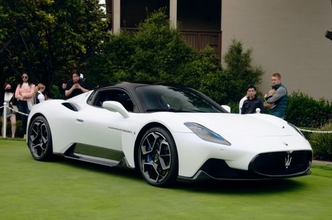 El Maserati MC20 deslumbra en Pebble Beach