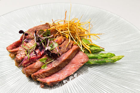 El menú degustación del restaurante El Gato Canalla, del Hotel Indigo Madrid Gran Vía, ofrece la mejor combinación gastronómica por tan solo 29€