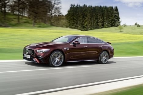 Actualización de estilo del Mercedes-AMG GT Coupé de 4 puertas