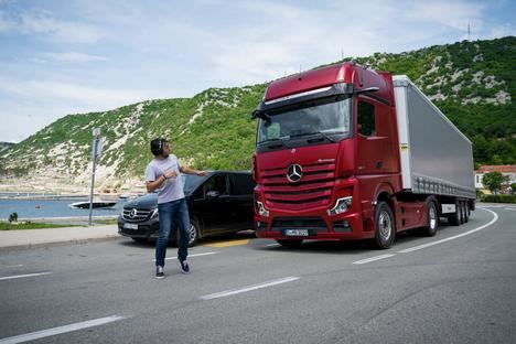 Mercedes-Benz Actros con sistemas de seguridad activa ABA5 de serie