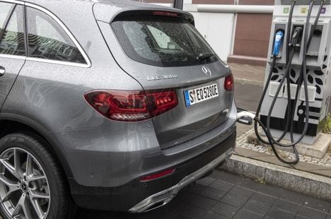Llegan los GLC con tecnología híbrida enchufable EQ Power