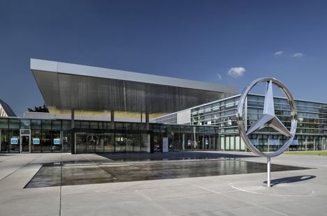 Mercedes lidera un año más el mercado premium en España