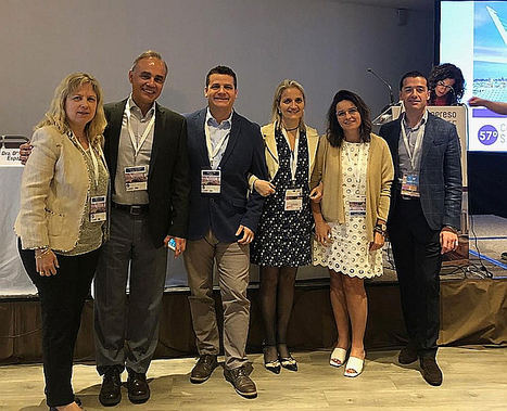Participantes en la mesa redonda sobre la ondas de choque, entre los que se encuentran los doctores Virgilio Fuentes (segundo por la izquierda) y Ricardo Llavona (primero por la derecha). 