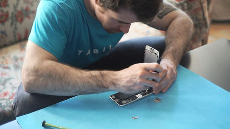 TABILI, servicio de reparación de móviles y tablets en el domicilio, desembarca en Barcelona