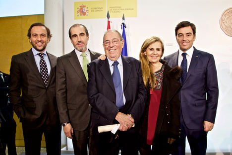 De izqda. a dcha.: Miguel Calero, Carlos Calero, Rufino Calero, Teresa Calero y Rafael Calero durante la entrega de la Medalla al Mérito Turístico.