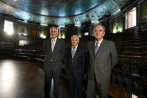 Miguel Carrero, presidente de PSN, flanqueado por Esteban Ímaz, secretario del Consejo de Administración de PSN, y Fidel Campoy, director general de Salup.