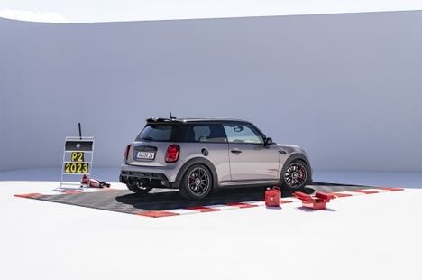 Mini Bulldog Racing Edition
