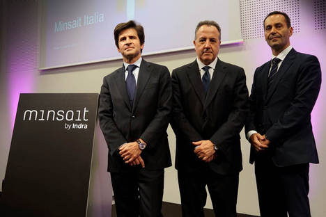 De izda a dcha: Silviano Andreu, Director Global de Minsait; Pedro García, Director de Indra en Italia; Claudio Golino, Director de Minsait en Italia