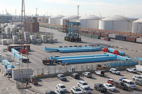 Adquisición de nueva maquinaria en APM Terminals Barcelona
