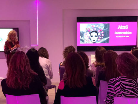 Isabel Tocino destaca el protagonismo femenino emergente en la nueva sociedad digital