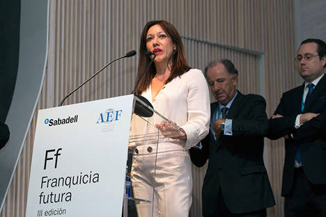 Nails Factory, premiada en el Congreso Franquicia Futura de Banco Sabadell, por su labor en RSC