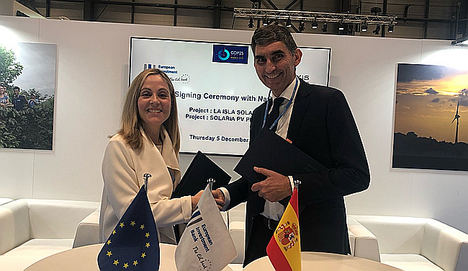 Emma Navarro,  vicepresidenta del BEI y el máximo representante del banco Natixis en España, Jean-Philippe Adam.