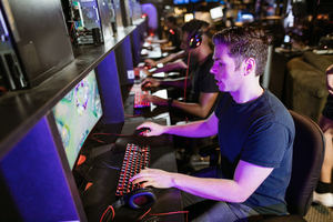 La empresa española OnlineChampion lleva la competición de los esports a jugadores amateurs de todo el mundo