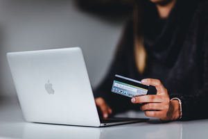 Las ventas por ‘ecommerce’ crecen un 14% en España durante el tercer trimestre de 2021, frente al 11% global