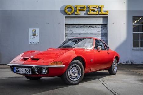 Los Opel GT y Corsa GSi “Coches Clásicos del Año”