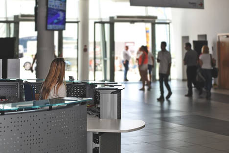 Oposiciones de auxiliar administrativo: la Universidad de Sevilla publica 44 plazas