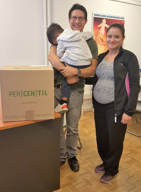 PERCENTIL.com dona 800 prendas a una veintena de familias numerosas de Madrid