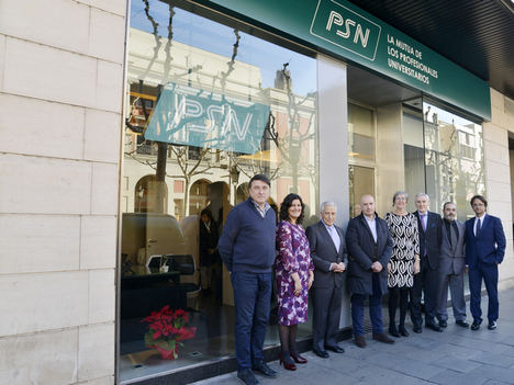Josep Aiguabella, presidente del Colegio de Farmacéuticos de Lérida, Silvia Olmedo, asesora de PSN, Miguel Carrero, presidente de PSN, Rafael Peris, teniente alcalde de Lérida, Magdalena Alonso, asesora de PSN, Estaban Ímaz, secretario del Consejo de Administración de PSN, Joan Ramírez, director de oficina de Mataró de PSN, y David Álvarez Ejarque, director territorial de Cataluña de PSN.