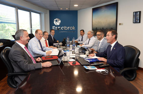 Pablo Valiño Rodríguez, Consejero de Espabrok (izqda.) y Luis López Visús, Director General de Espabrok (dcha.) durante una reunión del Consejo.