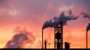 Repsol y ENI enviarán componentes para producir combustible en Venezuela, según Sembrar el petróleo