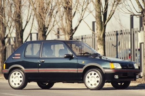 Peugeot 205 GTI Plus, lujo Deportivo de principios de los 90