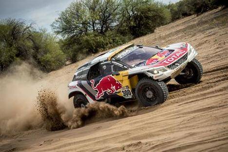 Triplete histórico de los Peugeot 3008 DKR