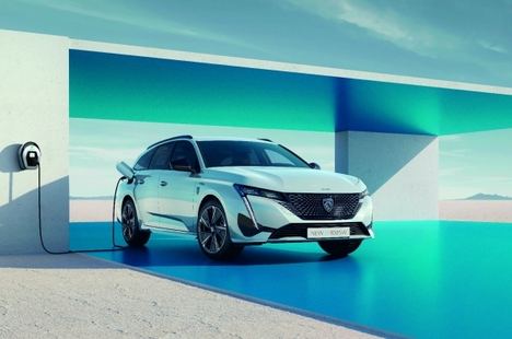 El nuevo Peugeot E-308 SW inicia su comercialización en España