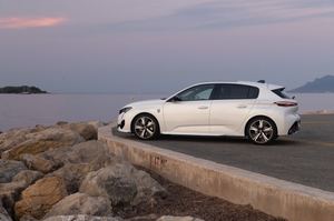 Lanzamiento del nuevo Peugeot E-308
 