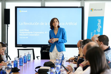 Pilar López, Microsoft IA - Organizaciones Inteligentes.