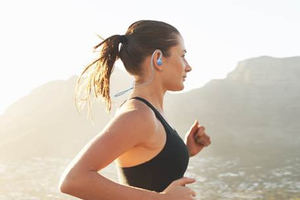 Pioneer presenta los E6, sus coloridos auriculares deportivos wireless