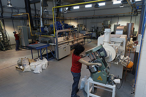 El ITC estudia la aplicación industrial de tecnologías innovadoras en procesos de molienda cerámica con Grind Sizer