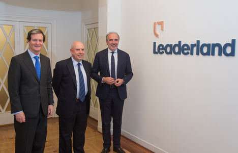 Plácido Fajardo (dcha.) junto a José Ignacio Arraiz y Diego Sánchez de Léon (izqa.)