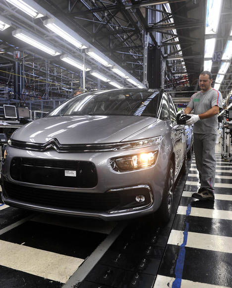 El Polo Industrial Ibérico del Grupo PSA produce 555.000 vehículos en 2016