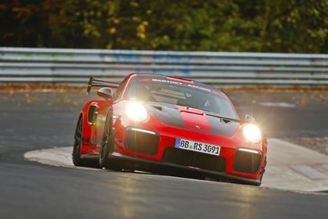Porsche 911 GT2 RS MR