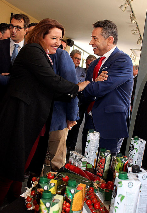 La consejera de Agricultura de Andalucía invita a las empresas a seguir apostando por la producción ecológica como demanda el consumidor