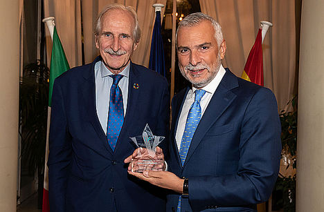 El embajador de Italia en España, Stefano Sannino (dcha).