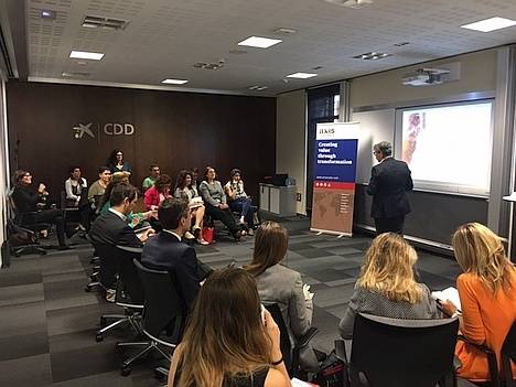 Axis Corporate y la Fundación Másfamilia impulsan la conciliación en las empresas mediante el certificado efr
