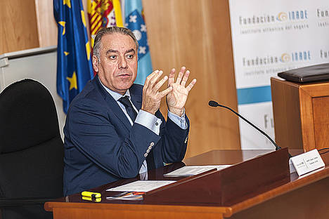 Presentación de la sesión de Foro Inade a cargo de Adolfo Campos, director de Fundación Inade