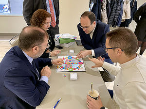 La Fundación CEMA presenta “Preven CEM”, un divertido juego de mesa para difundir buenas prácticas y prevenir riesgos ergonómicos entre los trabajadores del sector cementero