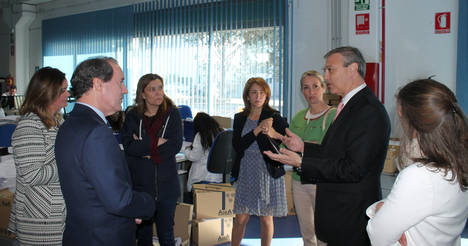 Pérez Narezo explica a Díaz Zabala aspectos de AdeA Social