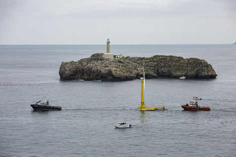 Puesta en marcha de la primera plataforma eólica flotante en Santander