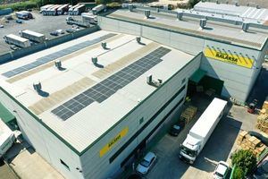 De la energía convencional a la energía renovable en la industria. Instalación de paneles solares en la sede central de Auto Cristal Ralarsa, parte de Cary Group
