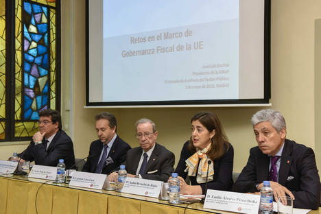 Los economistas abogan por fomentar la modernización del sector público
