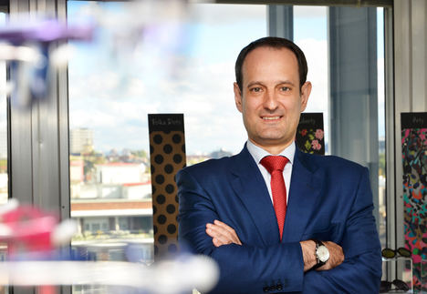 Ricardo Santiago, Alain Afflelou. 