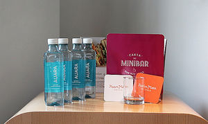 Room Mate Hotels elige el agua solidaria AUARA como uno de sus pilares dentro de su plan de sostenibilidad