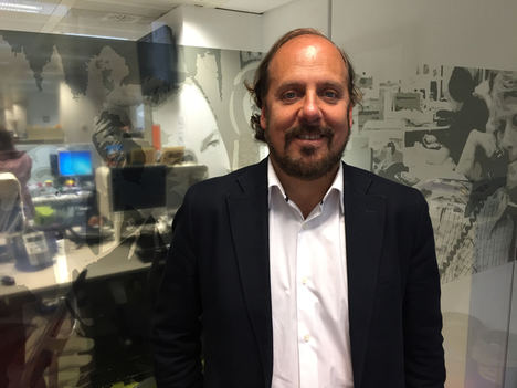 Rafael Brull, Globalia.