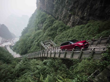 Range Rover Sport PHEV, el primer SUV en conquistar “La puerta del cielo”