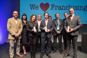 Recogió el premio Gorka Uranga, Director de Expansión.